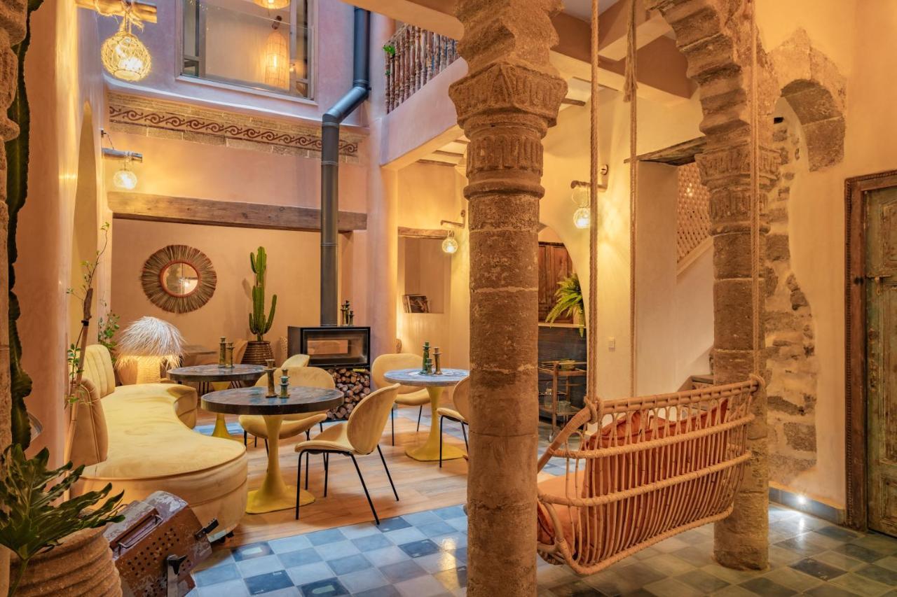 Mama Lova Hotel, Riad, Restaurant & Spa Ес-Сувейра Екстер'єр фото